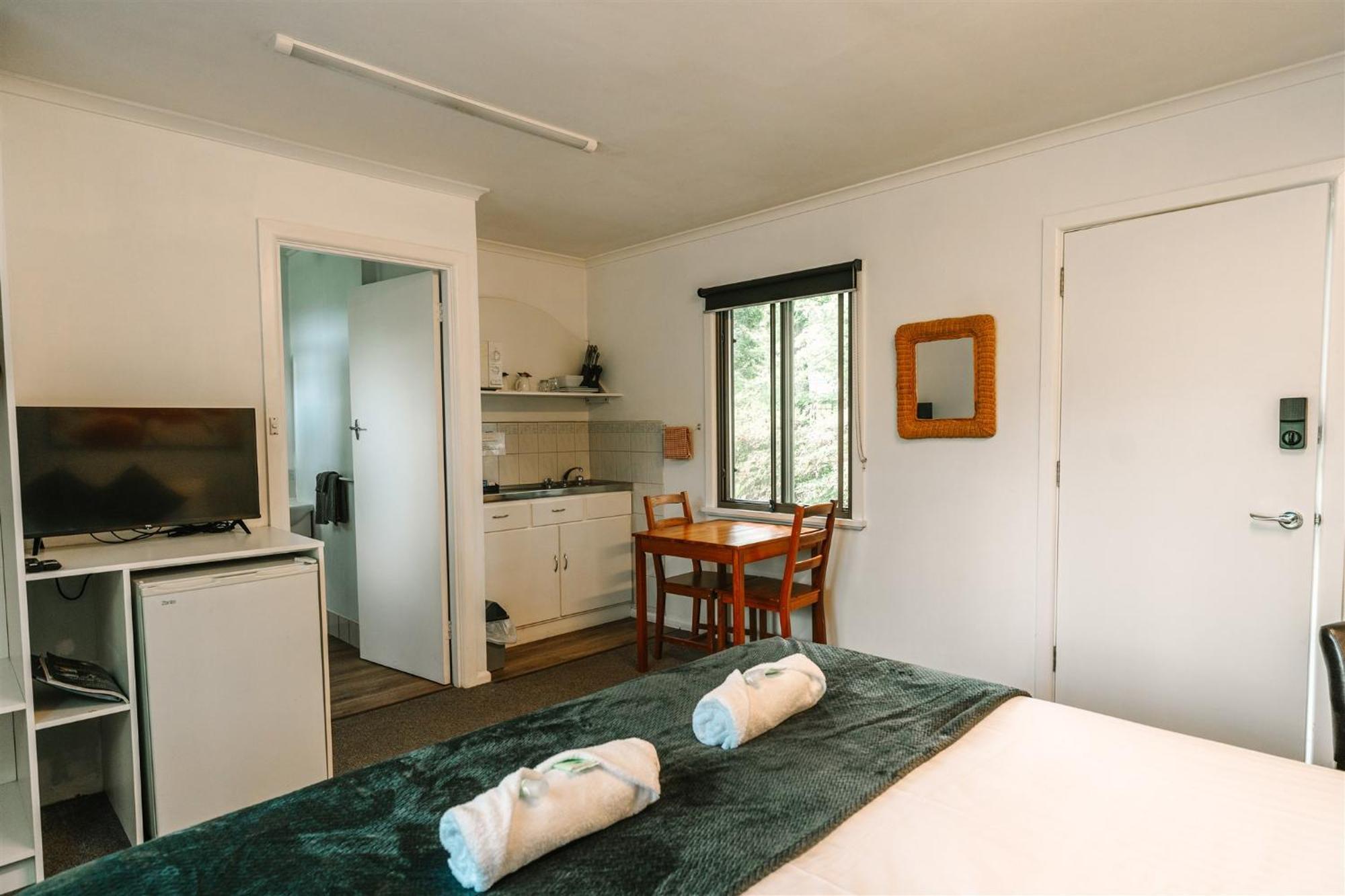 Alpine Riverside Cottages Porepunkah Esterno foto