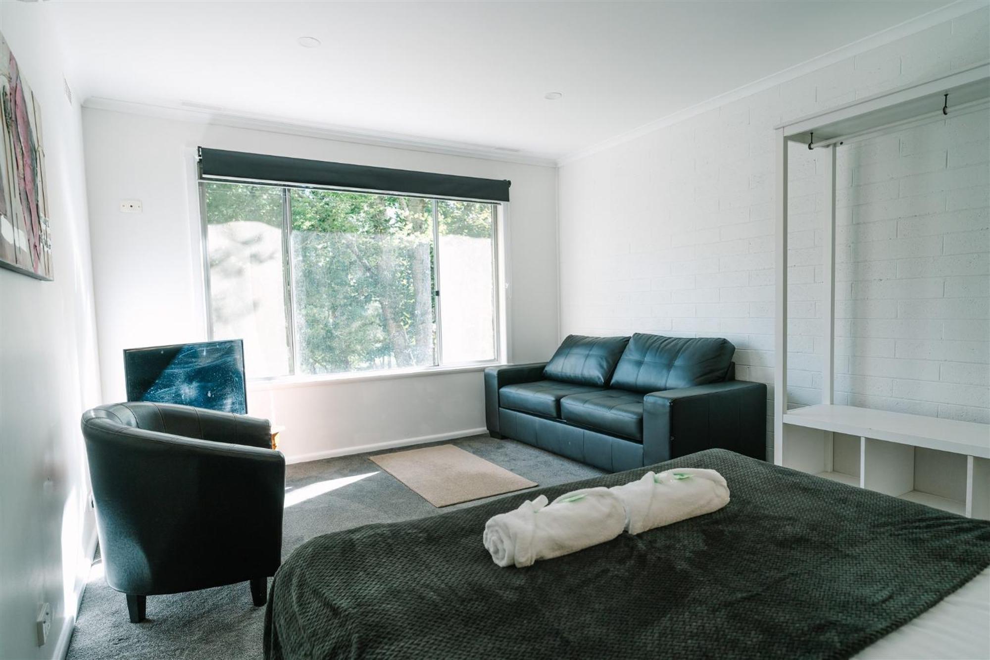 Alpine Riverside Cottages Porepunkah Esterno foto