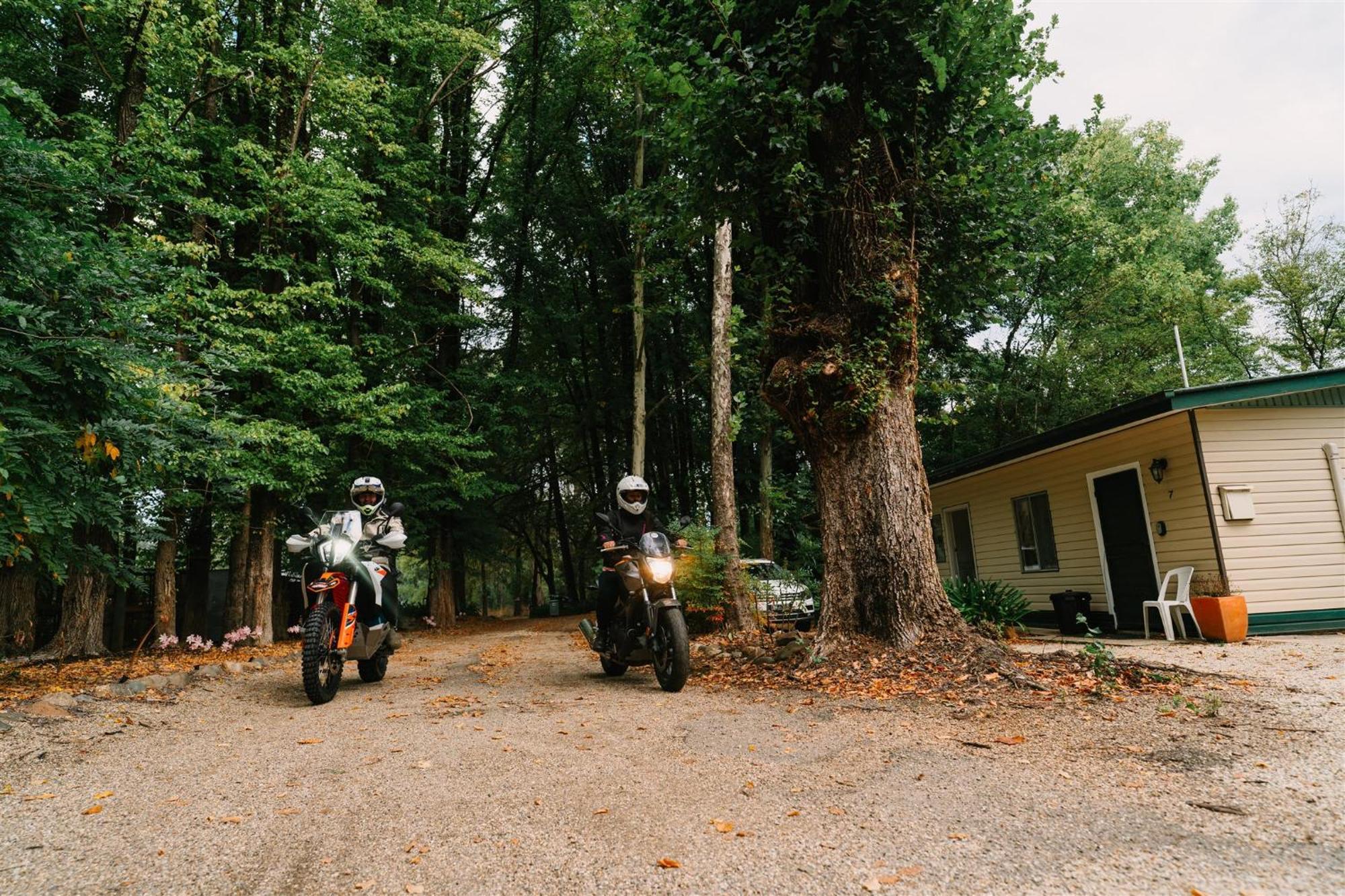 Alpine Riverside Cottages Porepunkah Esterno foto