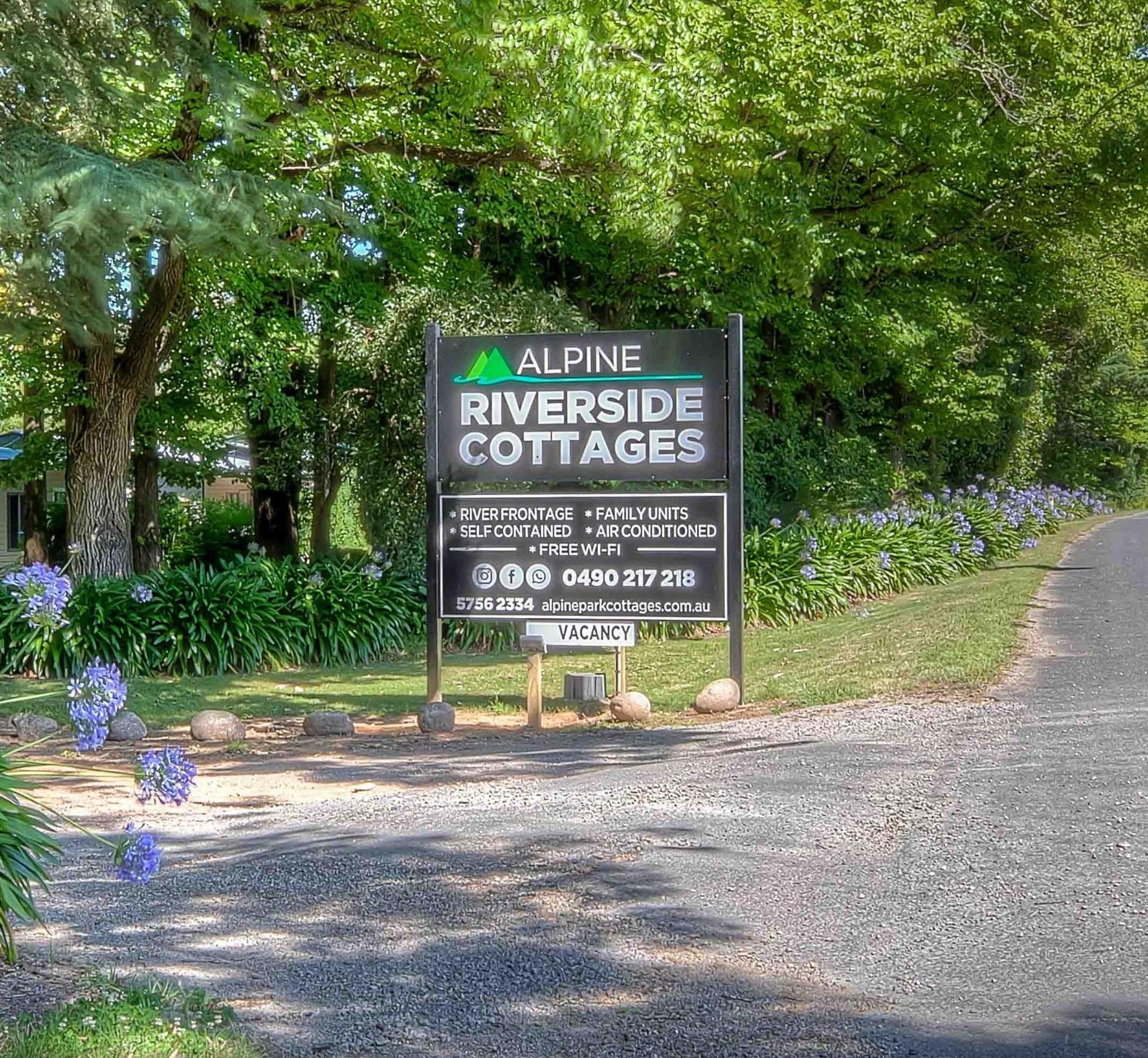 Alpine Riverside Cottages Porepunkah Esterno foto