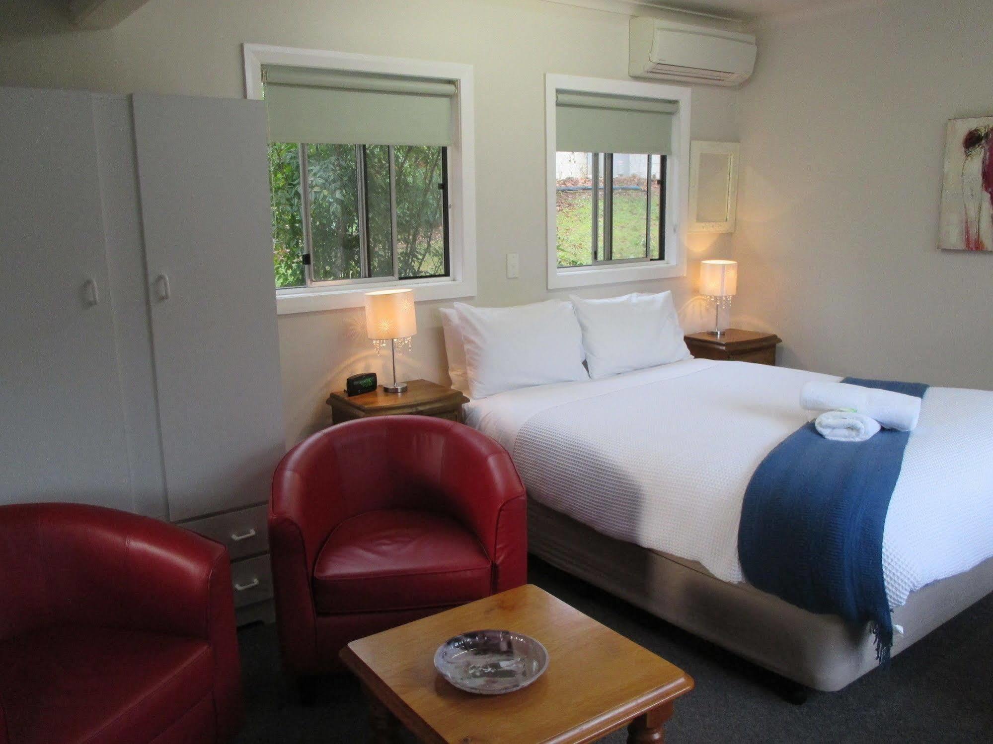 Alpine Riverside Cottages Porepunkah Esterno foto