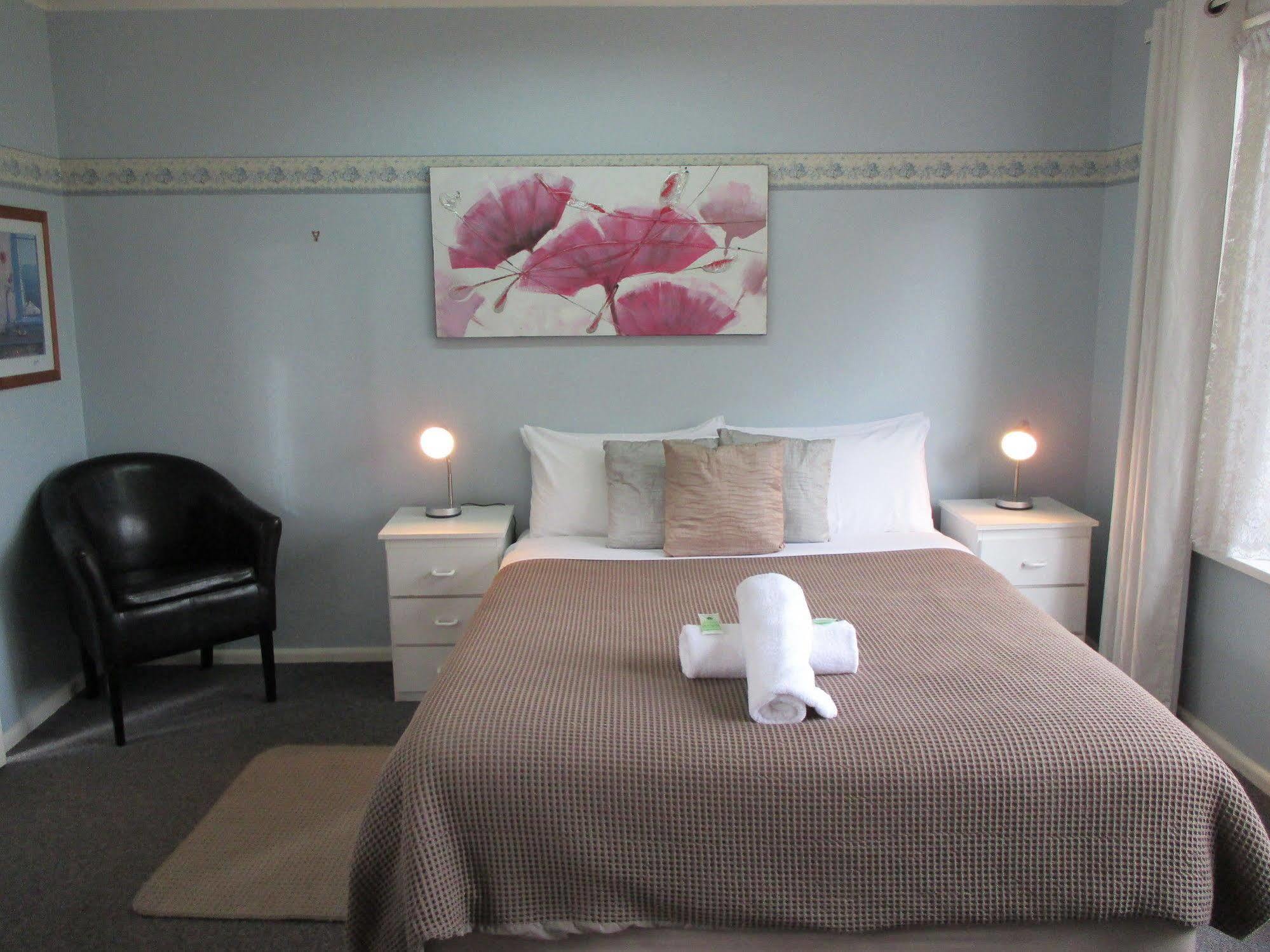 Alpine Riverside Cottages Porepunkah Esterno foto