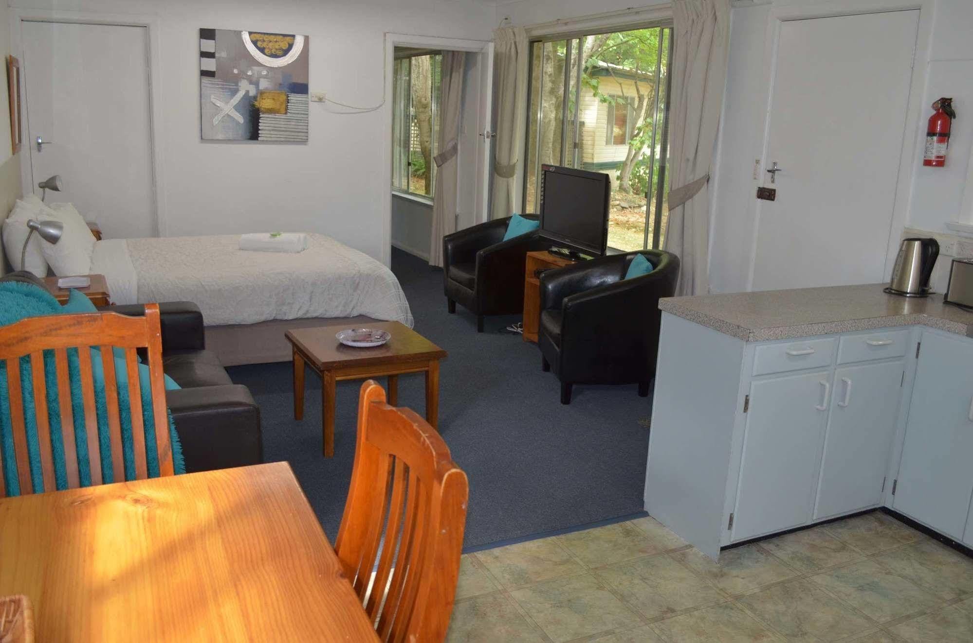 Alpine Riverside Cottages Porepunkah Esterno foto
