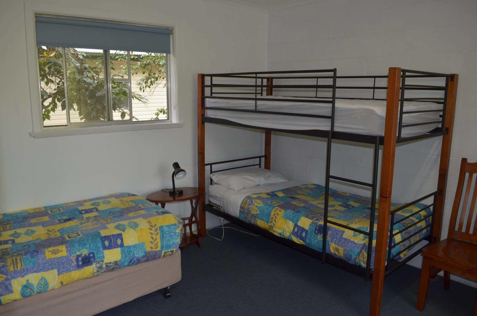 Alpine Riverside Cottages Porepunkah Esterno foto
