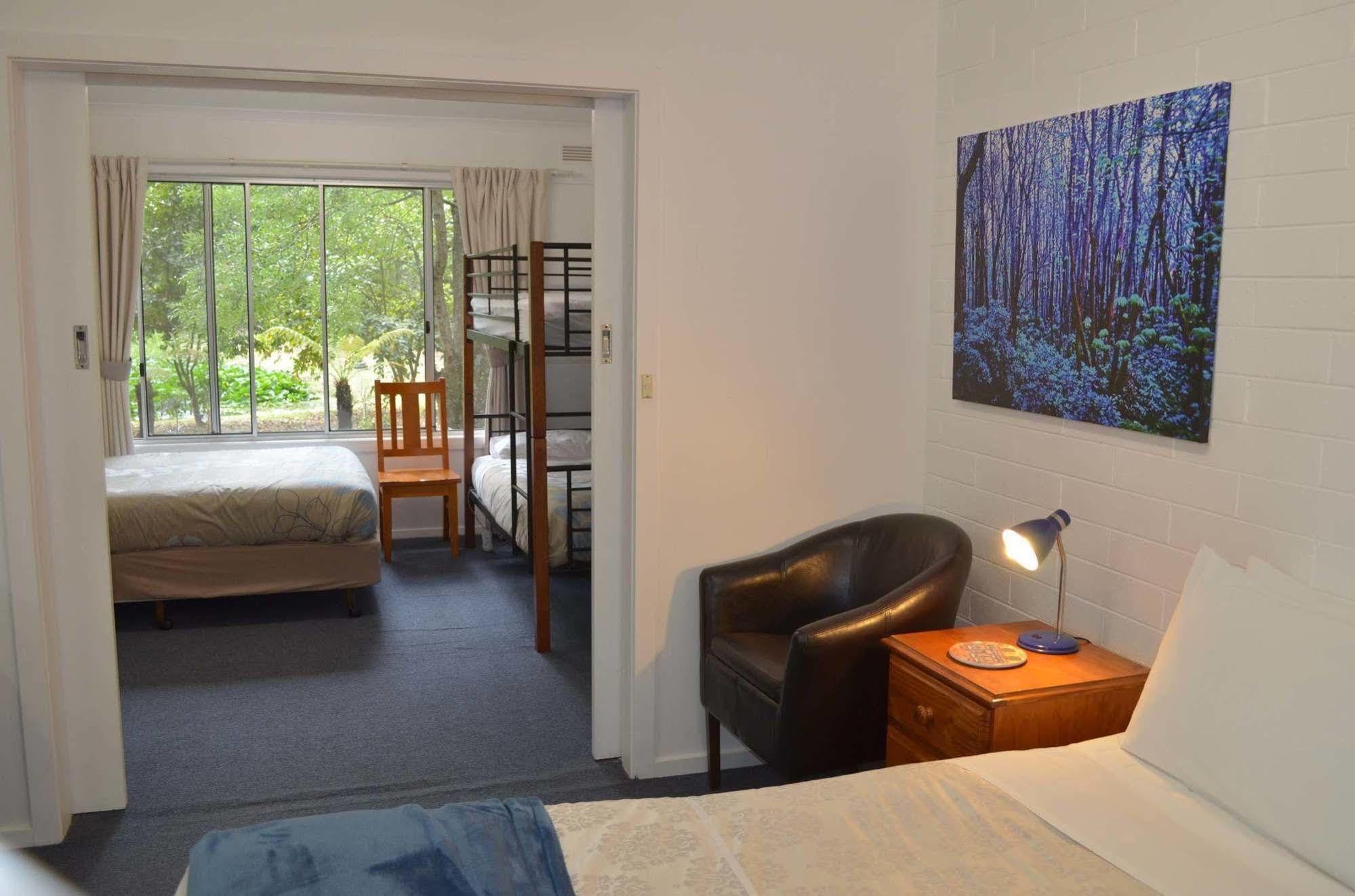 Alpine Riverside Cottages Porepunkah Esterno foto