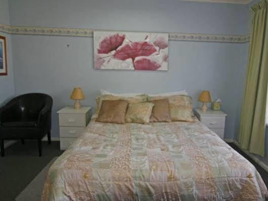 Alpine Riverside Cottages Porepunkah Esterno foto